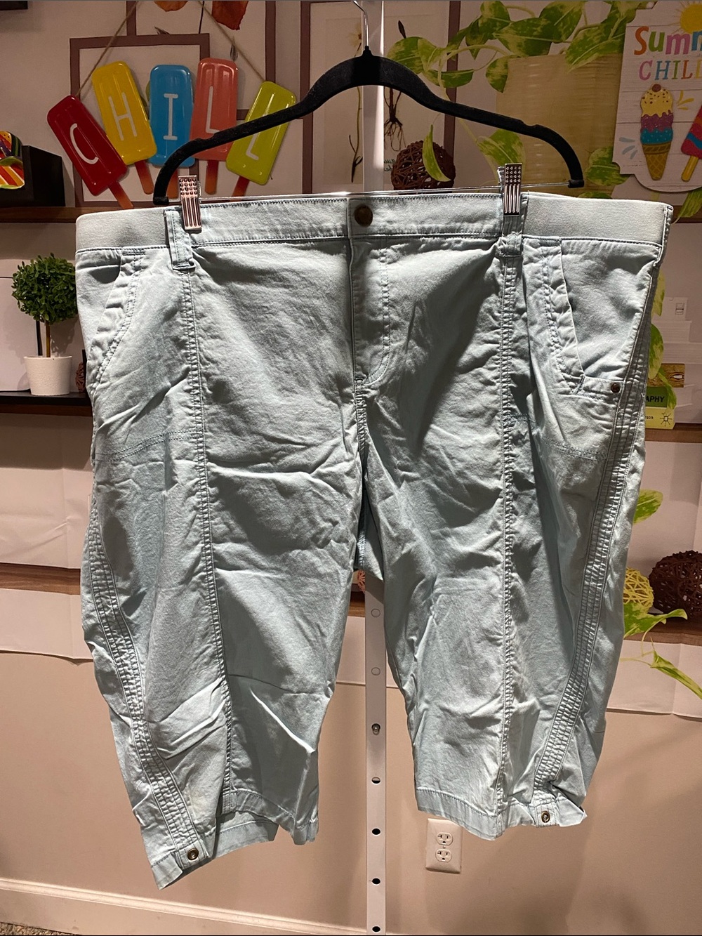 Lee Relaxed Fit Light Aqua Pants size 24. Waist 24 12 rise 17 length